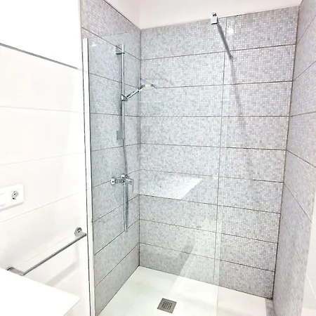 New 2 Bedrooms & Free Wifi Apartment